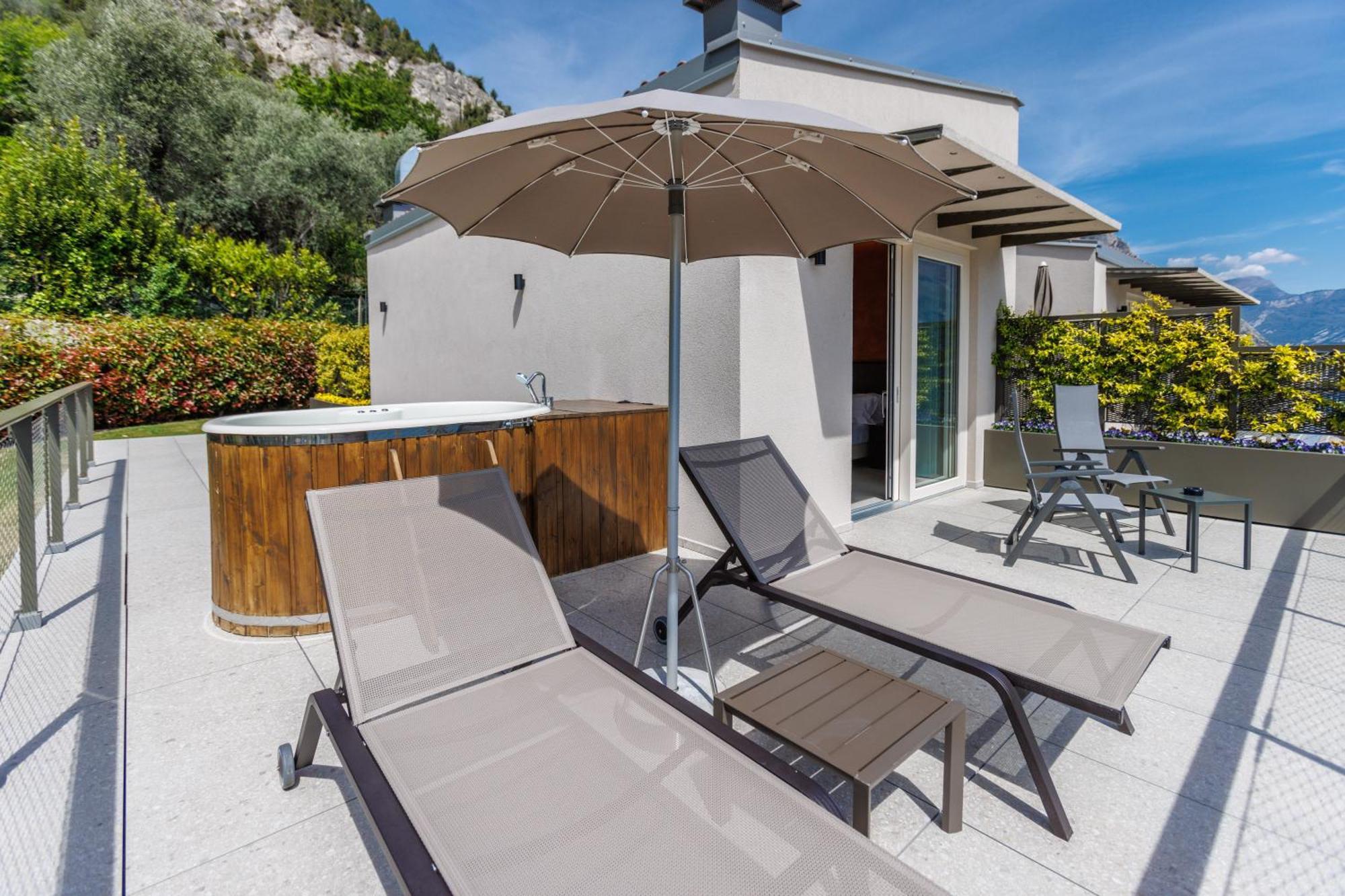 Llac Living Nature Hotel Limone sul Garda Exterior photo